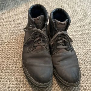 Clarks mid boot